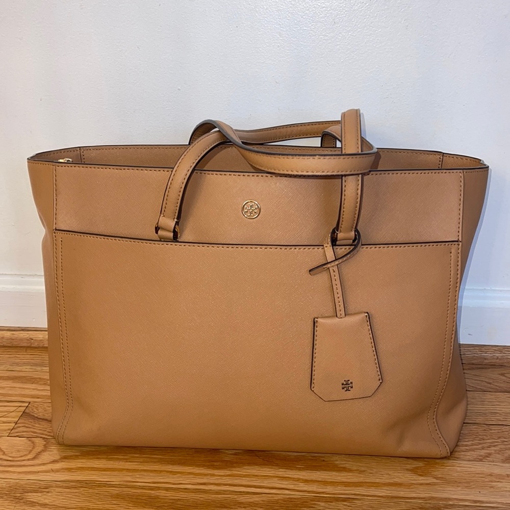Tory Burch Robinson Tote in Camel